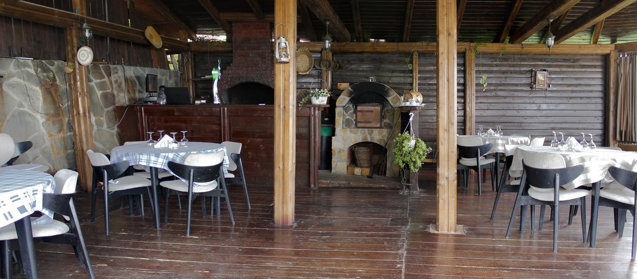 Pensiunea Taverna Bucium Iasi Buitenkant foto
