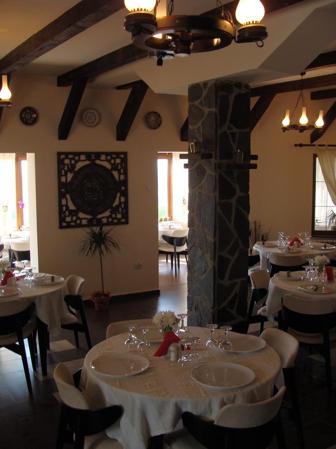 Pensiunea Taverna Bucium Iasi Buitenkant foto